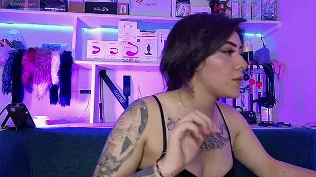 XXX chat uživo modela Darkness_jones_