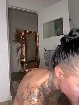 Chat +18 de SkinnyLilly ao vivo