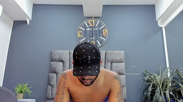 Chat +18 de Robin_Rief ao vivo