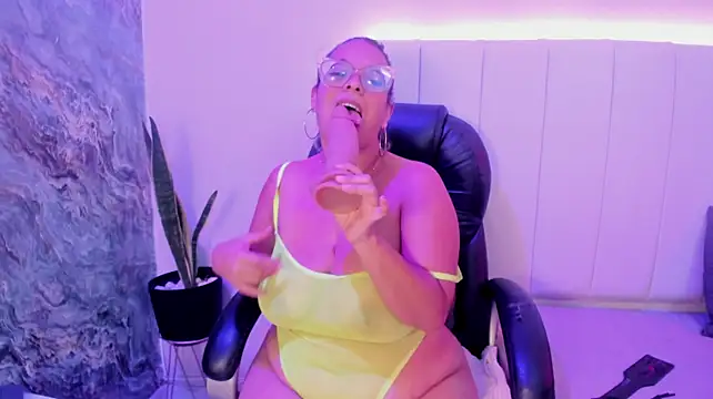 MHONIKBELUCCI's Live XXX Chat