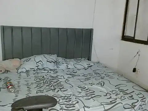 queen_luxx's Live XXX Chat