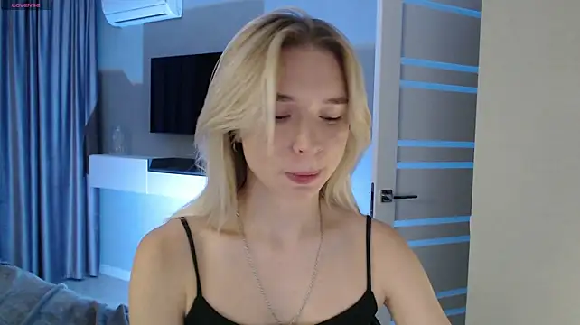 Živý XXX chat Emily_Hartt