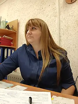 XXX chat uživo modela Office_Albertina
