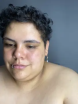 Czat XXX na żywo – Hailey_Curvy
