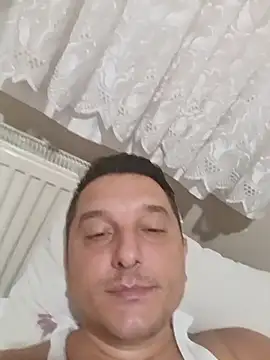 mertkarassu Adlı Modelin Canlı XXX Sohbeti