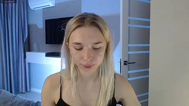 Pokazy przed kamerką – Emily_Hartt