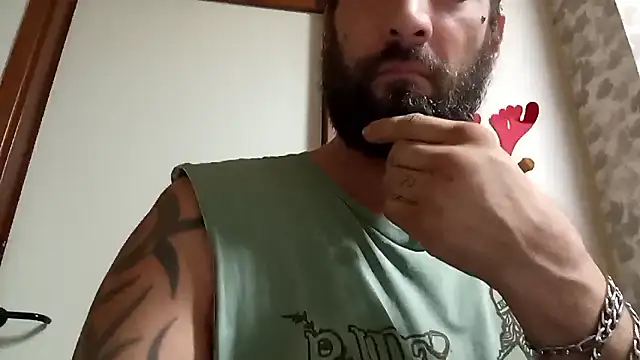 Show modela Dogui19854 na web-kameri
