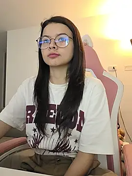 Chat +18 de azumiichan ao vivo