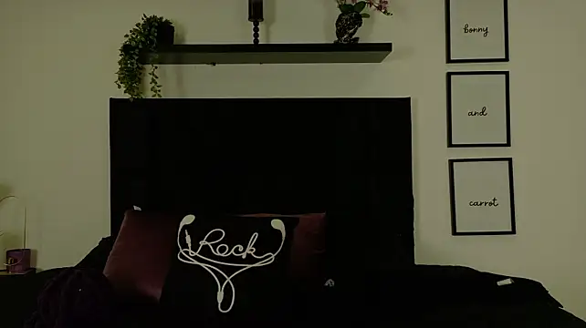 Bonny_and_carrot Webcamshow