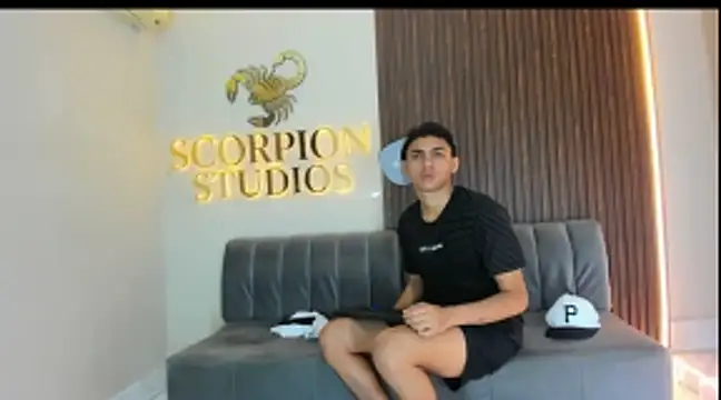 Charlie_Scorpion – Live XXX-chat