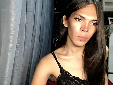GORGEOUS_CARMEE élő XXX-chatje