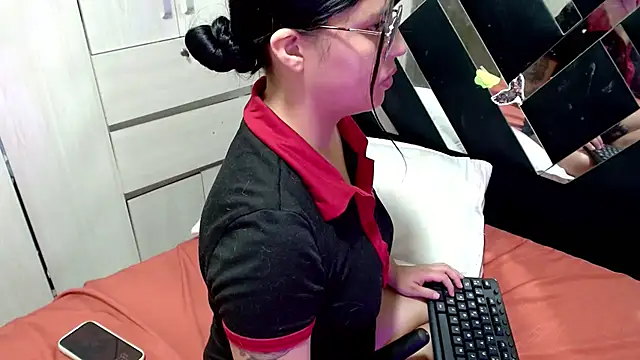 katery_wok11's Live XXX Chat