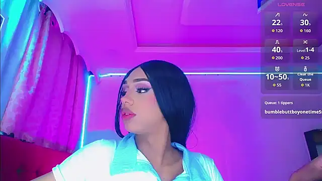 XXX chat uživo modela NahomiCamper