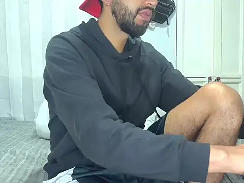 Show de thomass1018 na webcam