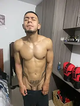Taylor_DiamondBoy: απευθείας συνομιλία ΧΧΧ