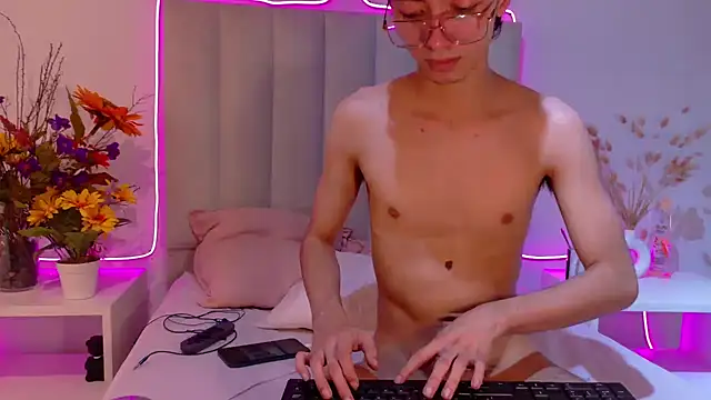 Chat XXX en directo de Twink_Sebas7