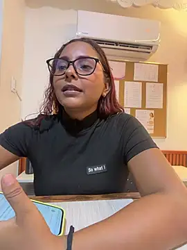 Chat XXX en directo de Cherry_rousse