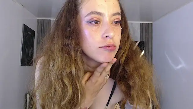 Chat +18 de DamiaOshun_ch ao vivo