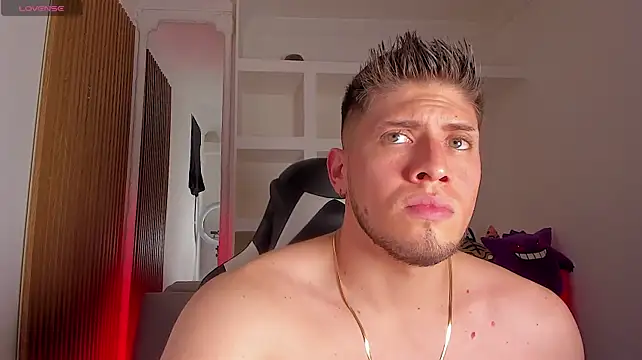SebastianMaximoff_: онлайн-секс-чат