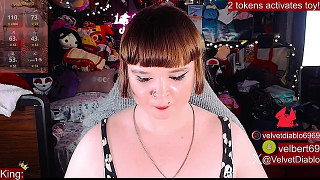 Chat +18 de VelvetDiablo ao vivo
