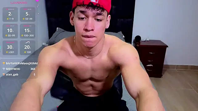 Luke_Muscle Live XXX Chat