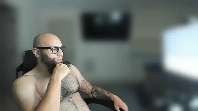 MastaWolfy's Live XXX Chat