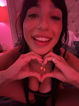 دردشة LoveLillyy الجنسية المباشرة