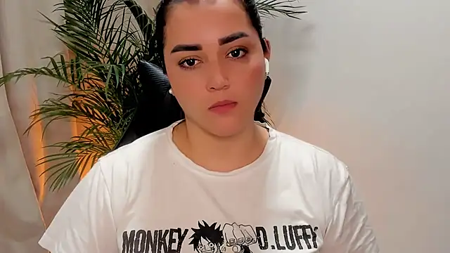 צ'אט XXX בשידור חי של Lucia_star__