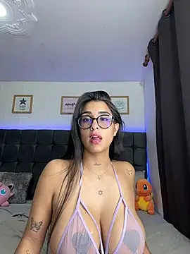 Czat XXX na żywo – lovely_violet13