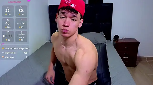 Luke_Muscle: απευθείας συνομιλία ΧΧΧ