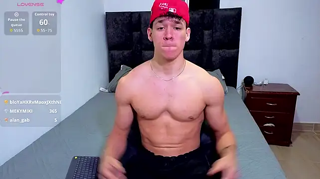 Luke_Muscle: απευθείας συνομιλία ΧΧΧ