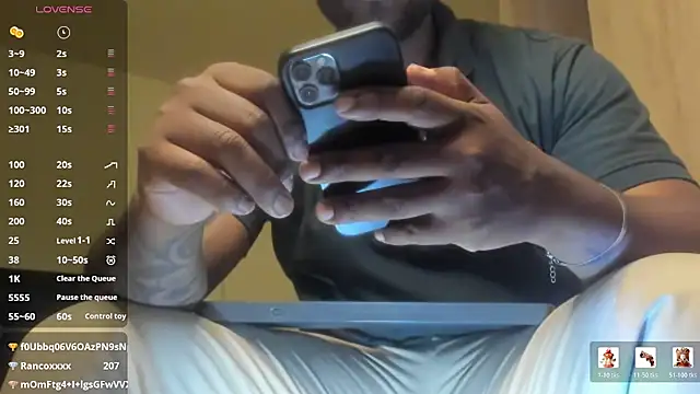 Chat +18 de thomas_santtos1 ao vivo