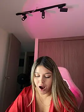 lunablossom_'s Live XXX Chat