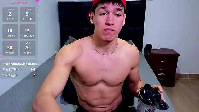 Luke_Muscle – Naživo XXX chat