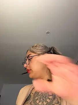 Rae_Lil_White Chat XXX live