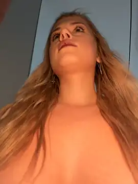 NinaVerse's Live XXX Chat