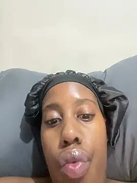 petite_bee live XXX chat