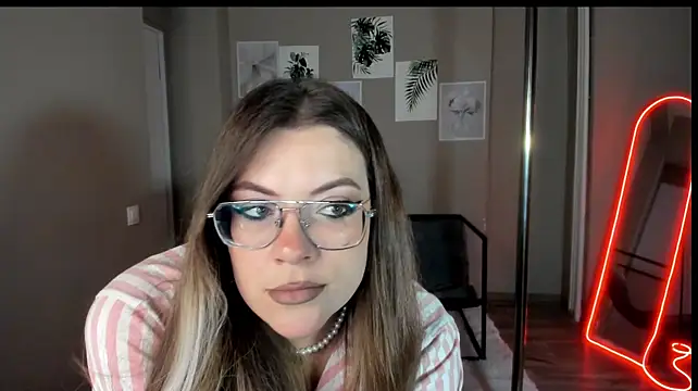 MiraTorson Chat XXX live