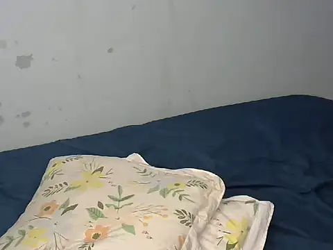 DelibootyのライブXXXチャット