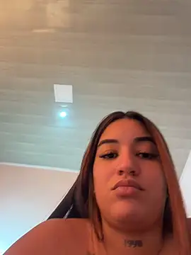 Little_Gaby_ élő XXX-chatje