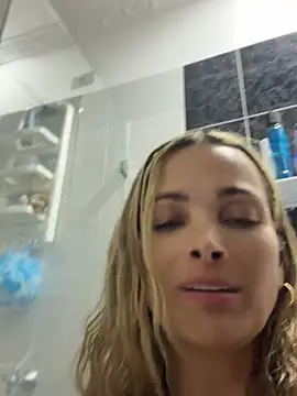 ZARA_721 Show in webcam