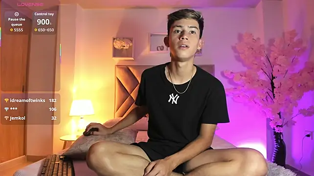 Baby_noahtt Adlı Modelin Canlı XXX Sohbeti