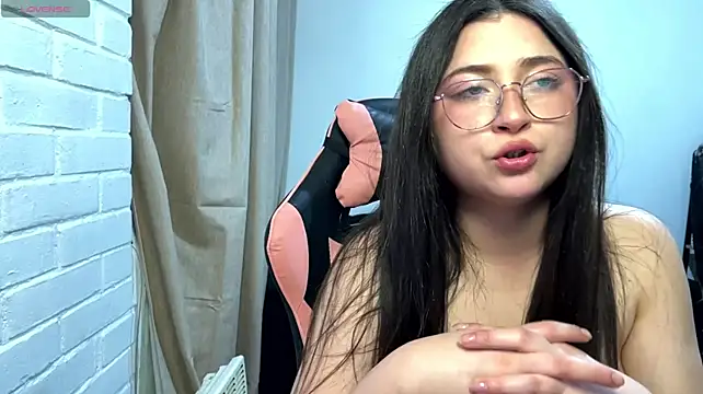 valentinauwu's Live XXX Chat