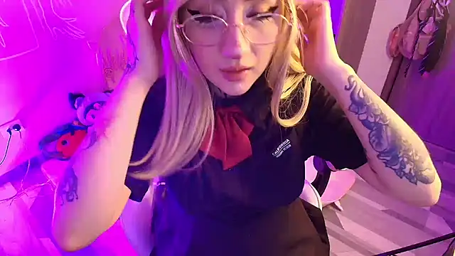 Miwa_violet Chat XXX in diretta