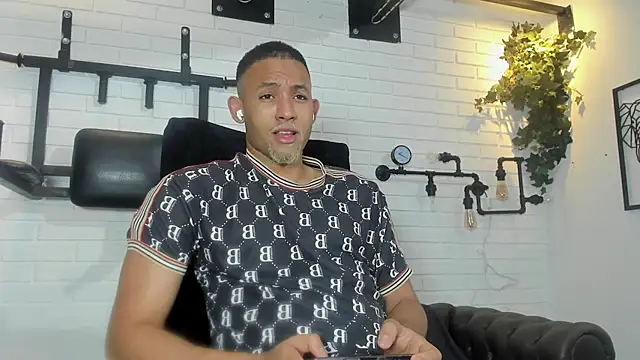 B_Wild Live XXX Chat