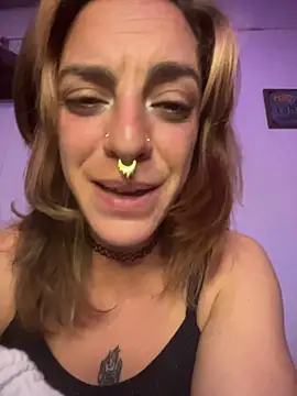צ'אט XXX בשידור חי של SalyTredelMonte