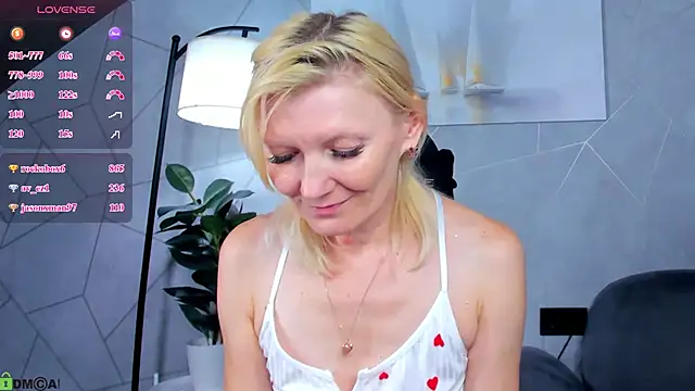 Julie_Lucas: απευθείας συνομιλία ΧΧΧ