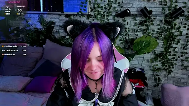 Chat +18 de Miiu_miiu ao vivo