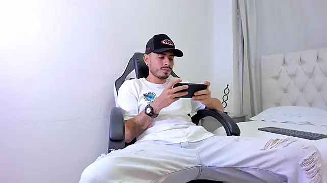 XXX chat uživo modela MatthewRoberts