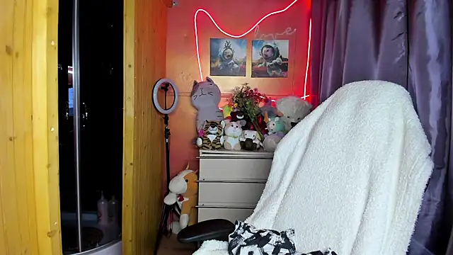 Fiery_Brunette_ live XXX chat